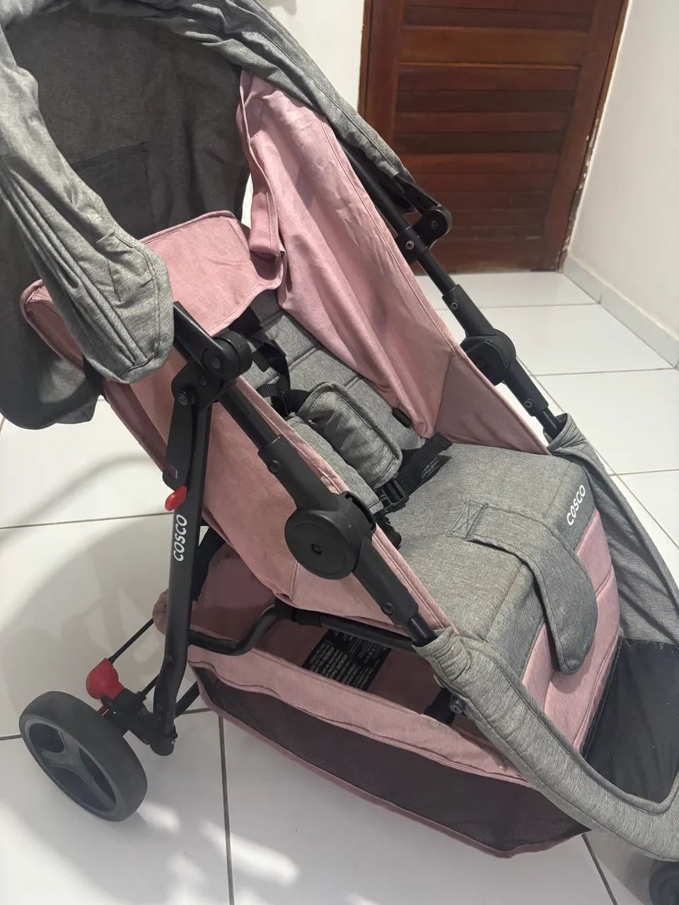 Carrinho de bebê e bebê conforto - Foto 3