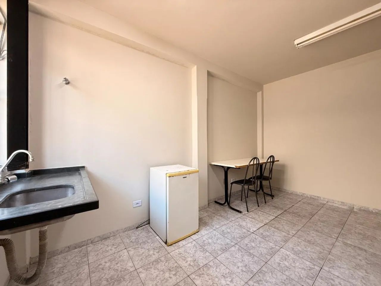 Apartamento para alugar em Maringá, Zona 07, com 1 quarto, com 18 m², Pousada Miyamoto - Foto 5