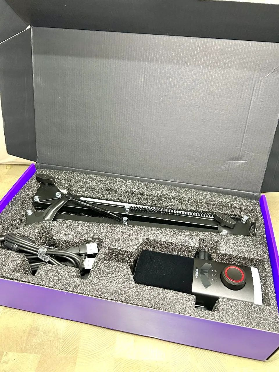 Kit de Microfone Fifine AM8 PRO com Braço Articulado - Foto 3