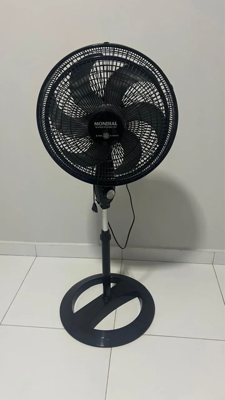 Ventilador de pé Mondial 