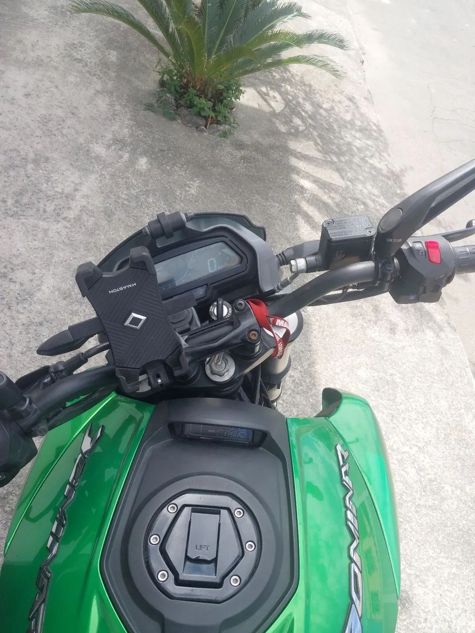 Dominar 400