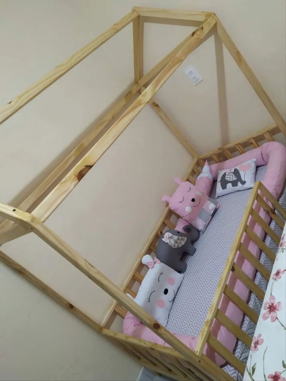 Cama montessoriana + colchão 