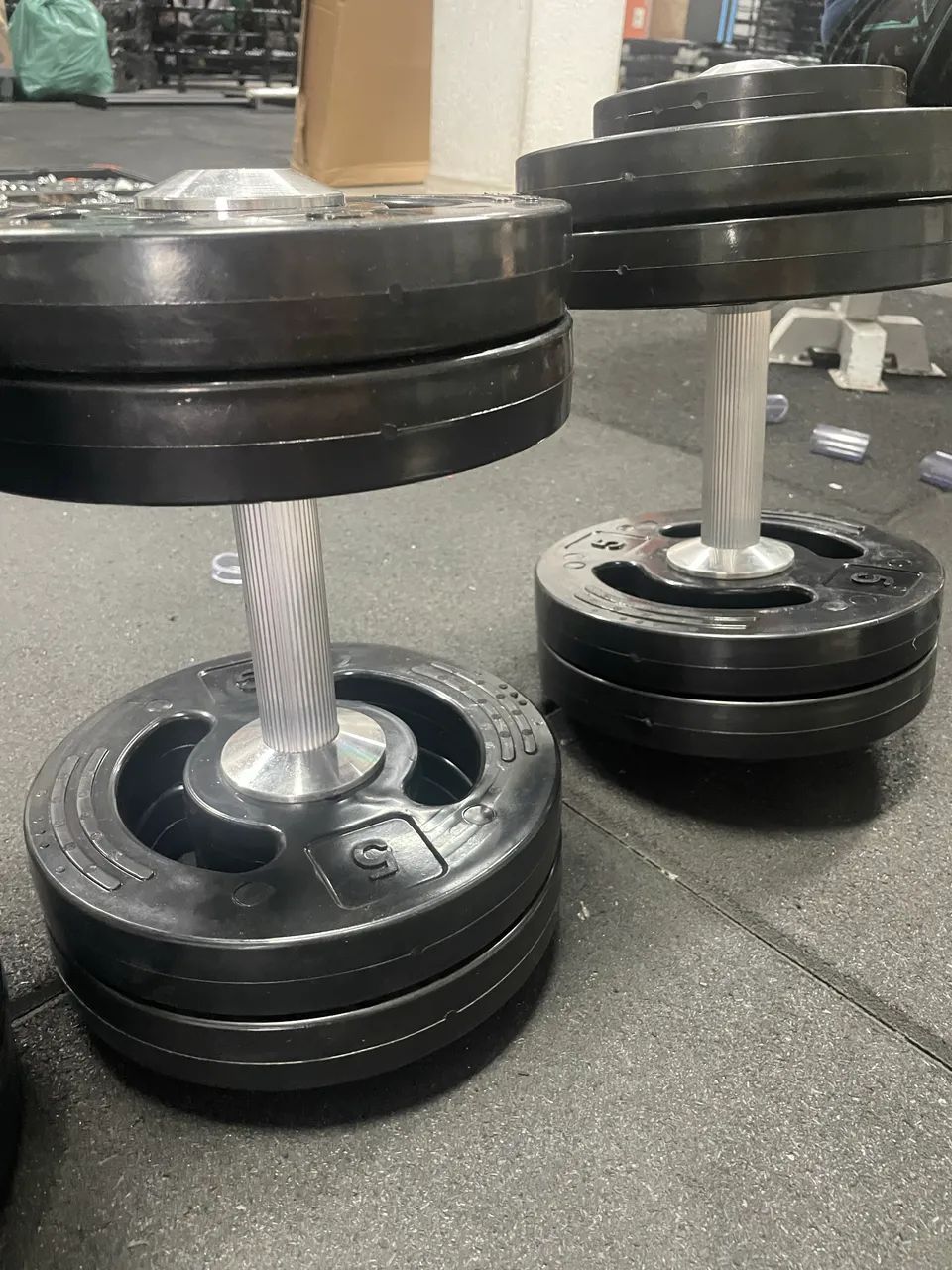 Dumbells de anilhas injetadas pegada de alumínio recartilhada