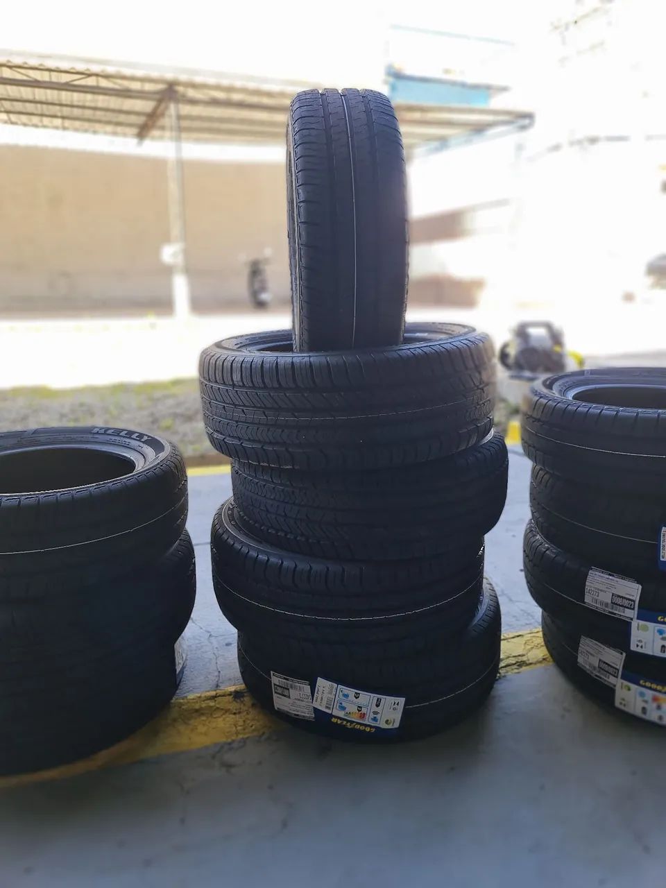 PNEUS - GOODYEAR NOVO -  LEIA  - Foto 4