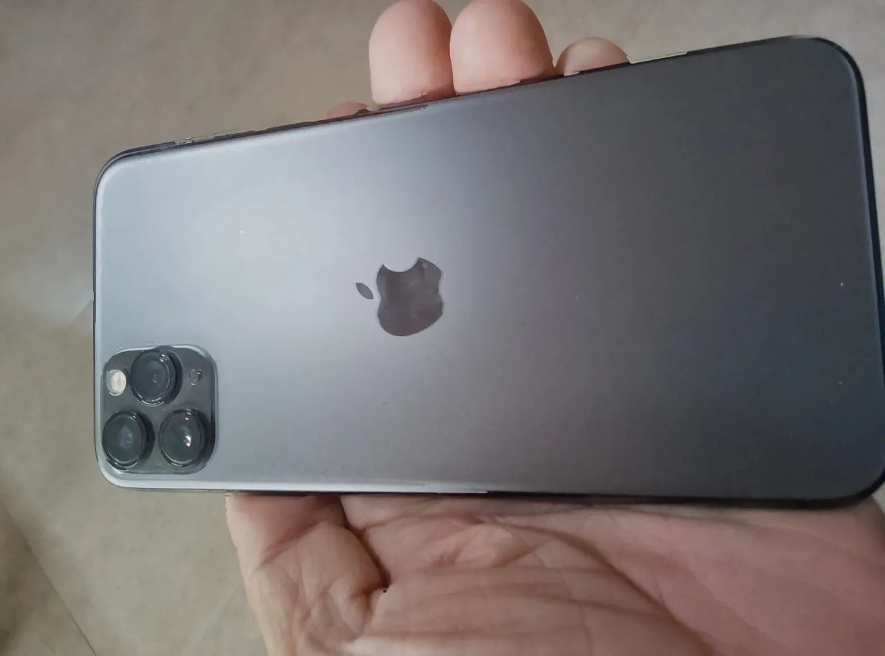 iPhone 11 promax semi novo - Foto 3