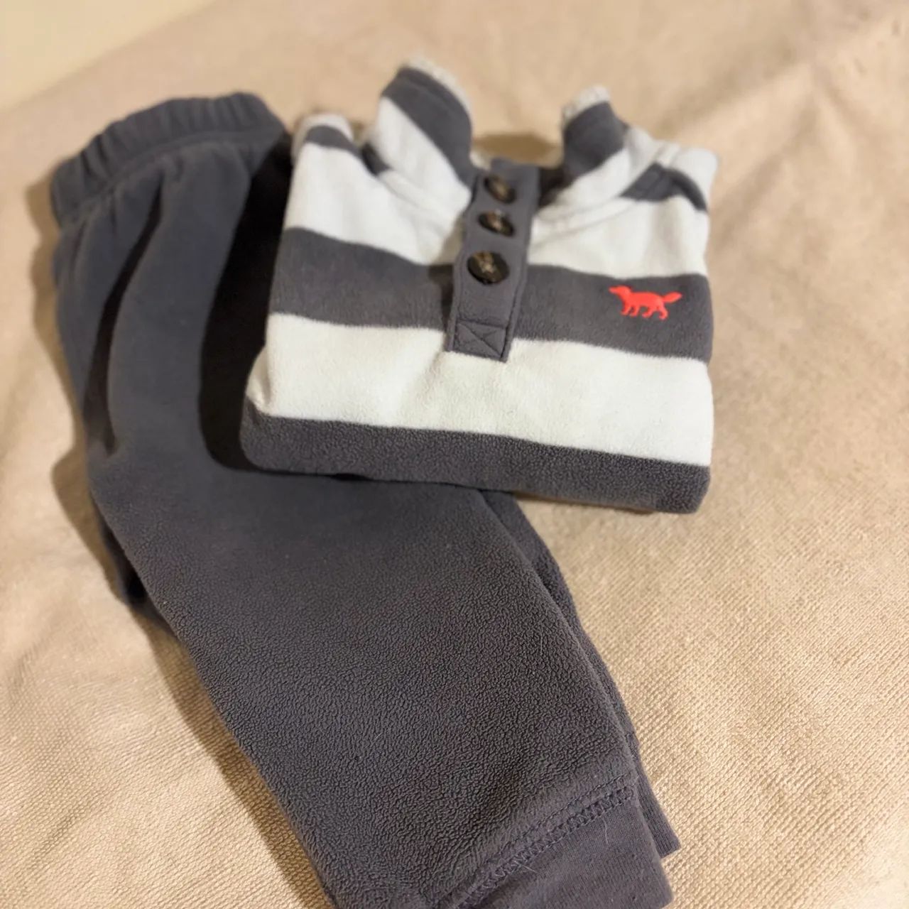 Conjunto carters em fleece 9meses - Foto 2