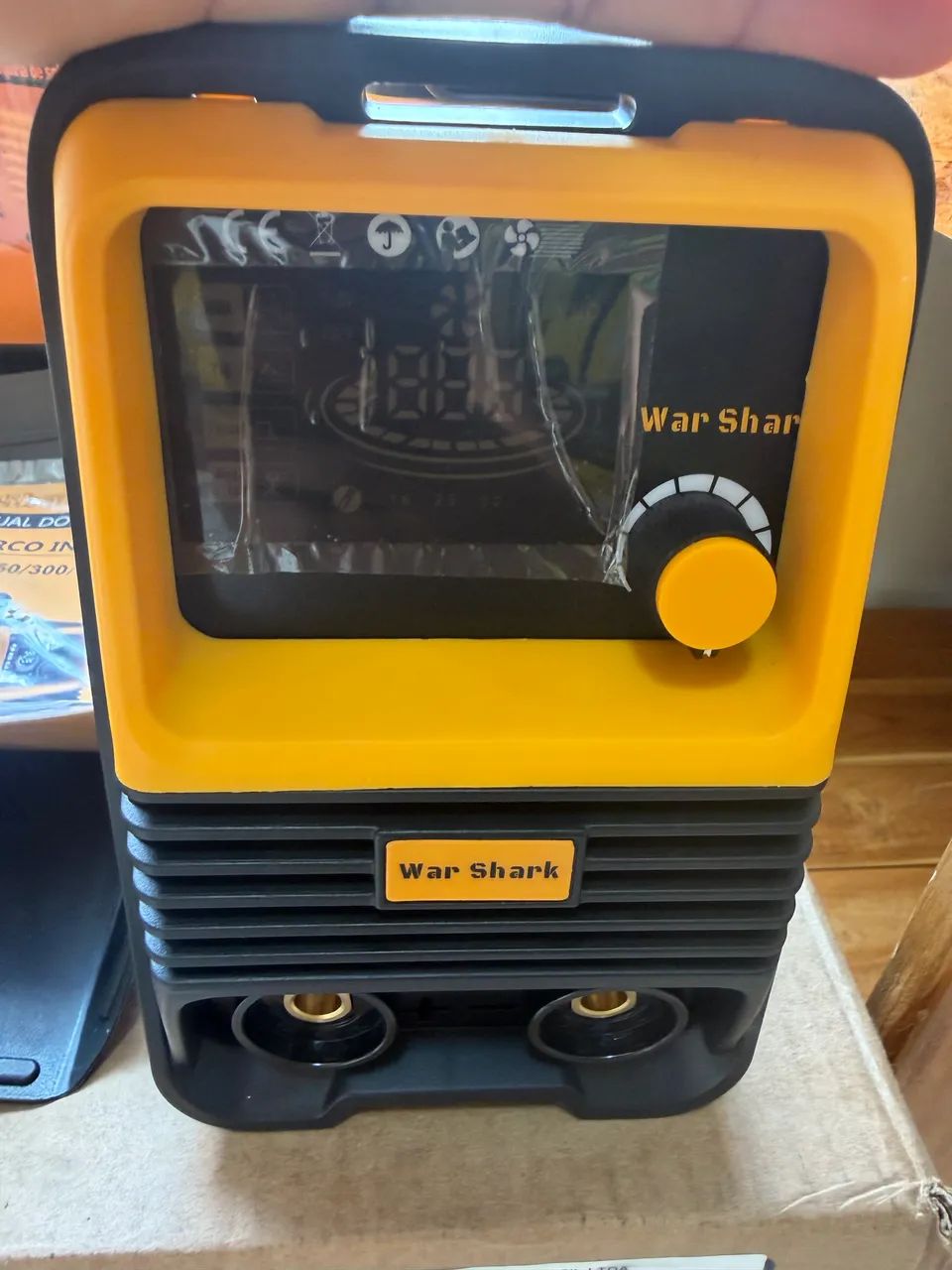 Maquina de  solda  inversora  bivolt 200a - Foto 2
