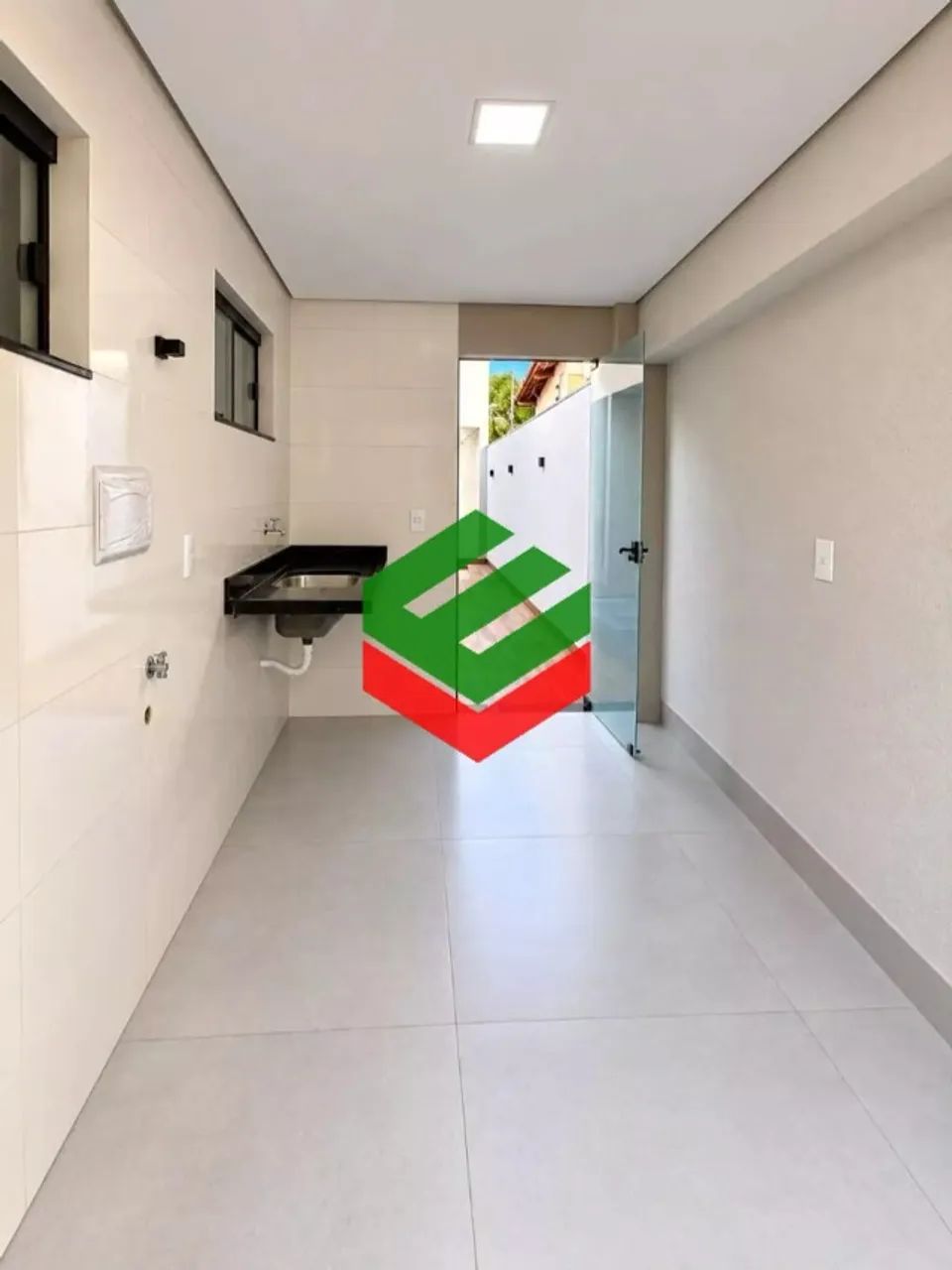 Casa - 3 quartos, 2 suítes com closet e piscina - 906 Sul - Foto 2