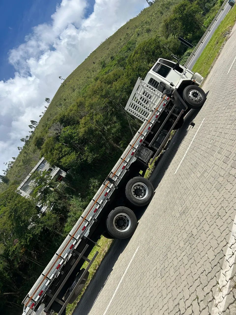 Ford Cargo 2422E