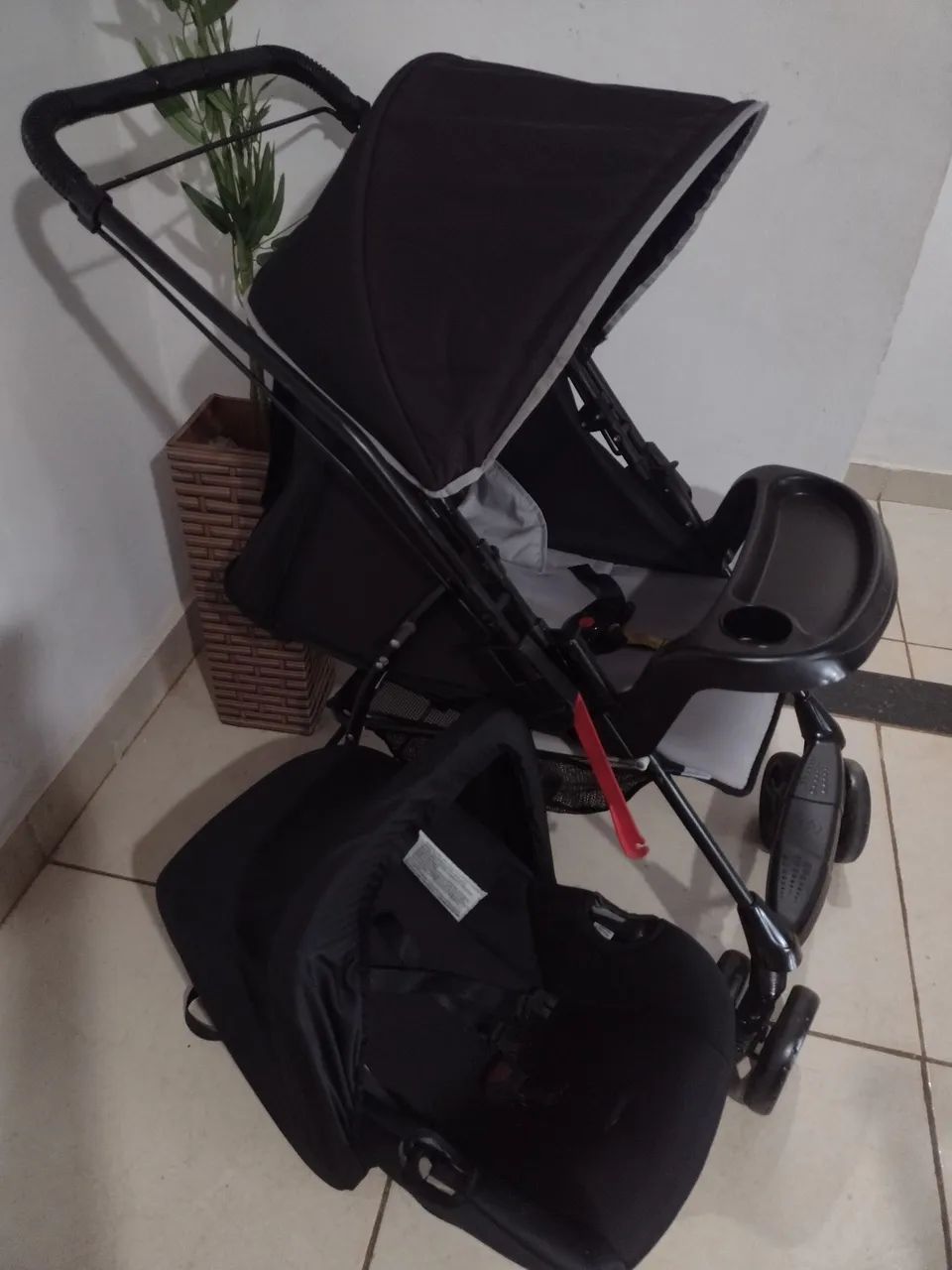Carrinho com bebê conforto  - Foto 3