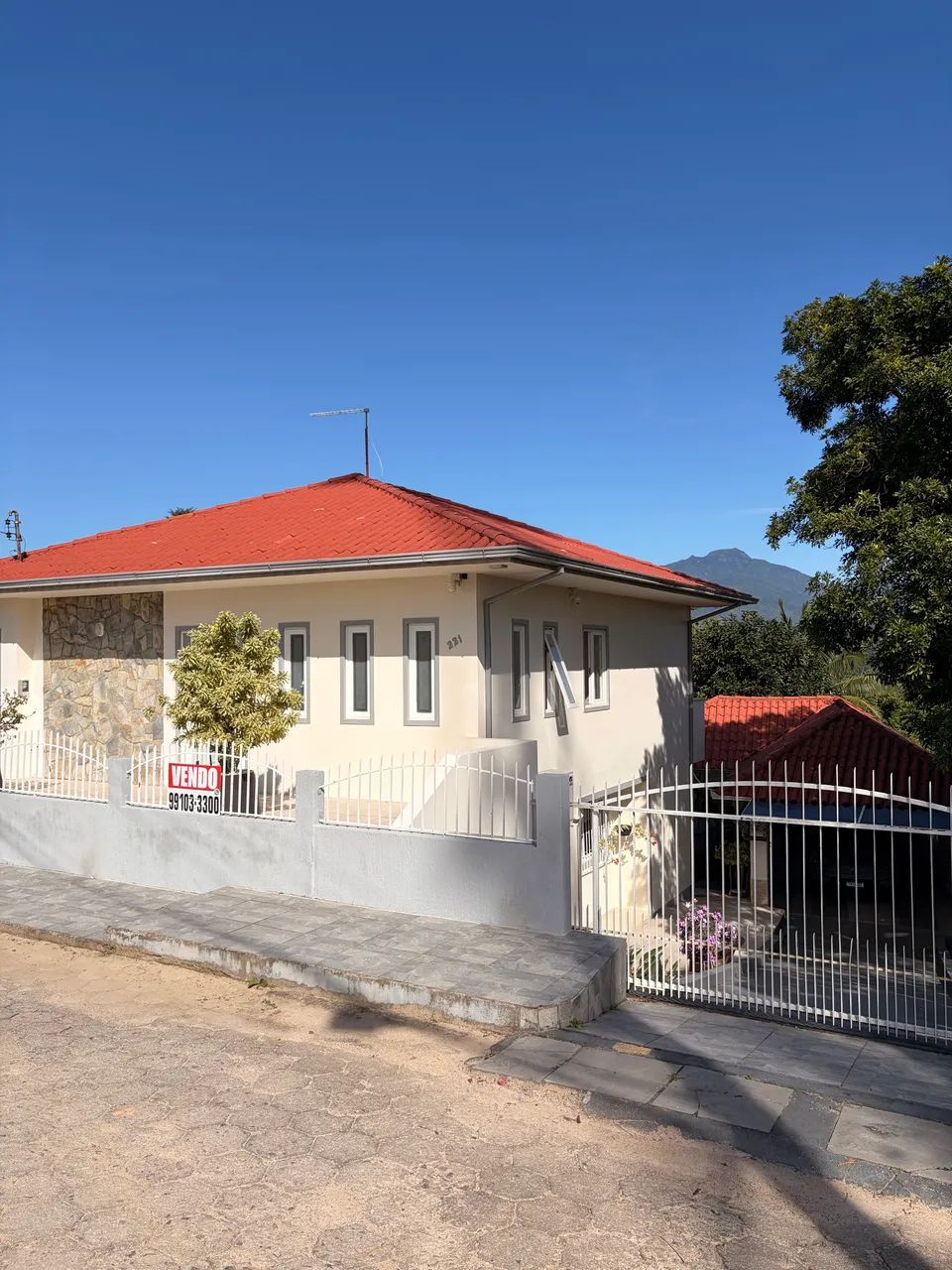 Vendo casa no centro de Santo Amaro da Imperatriz  - Foto 4