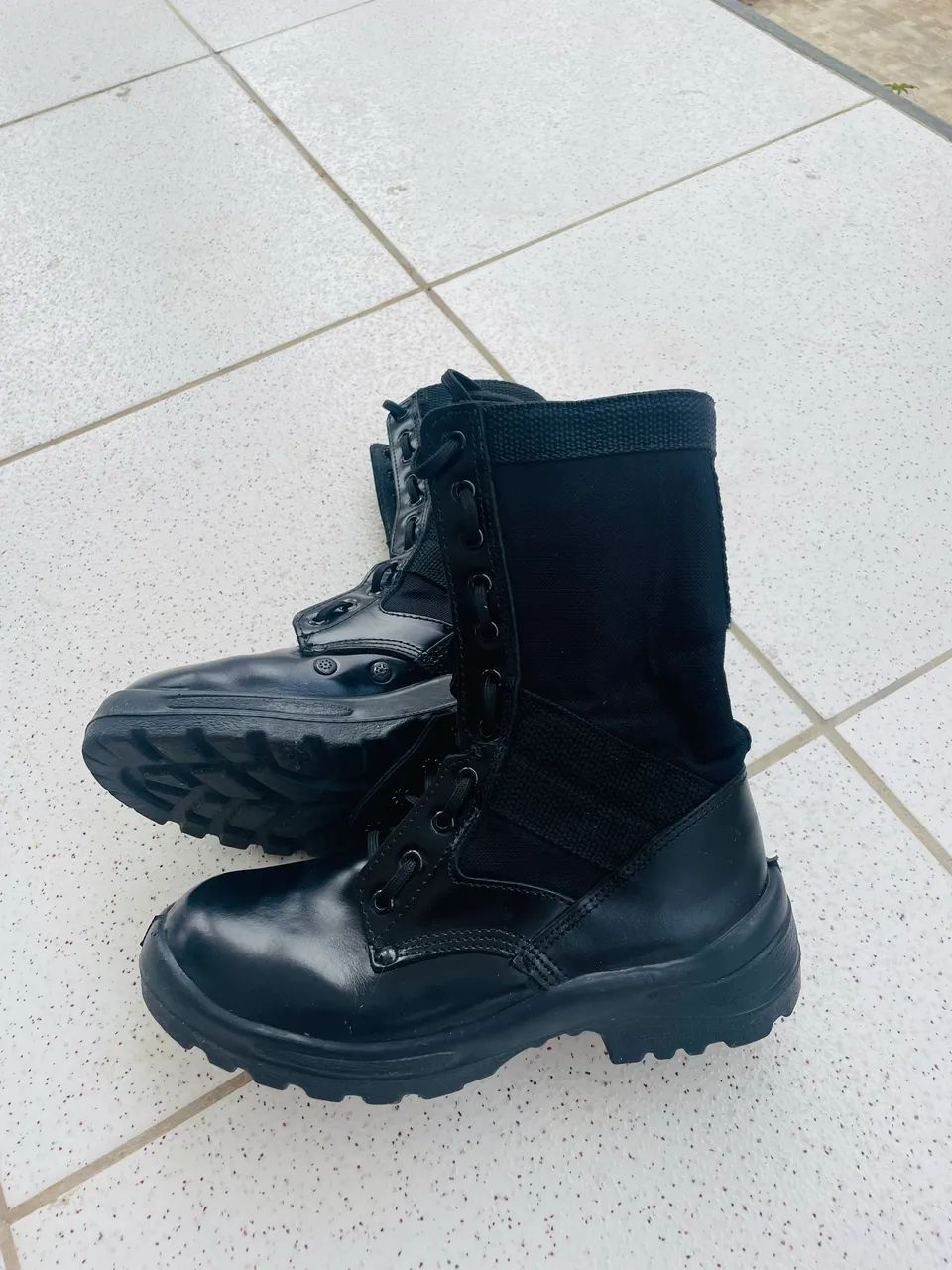 Coturno Atalaia extra leve novo