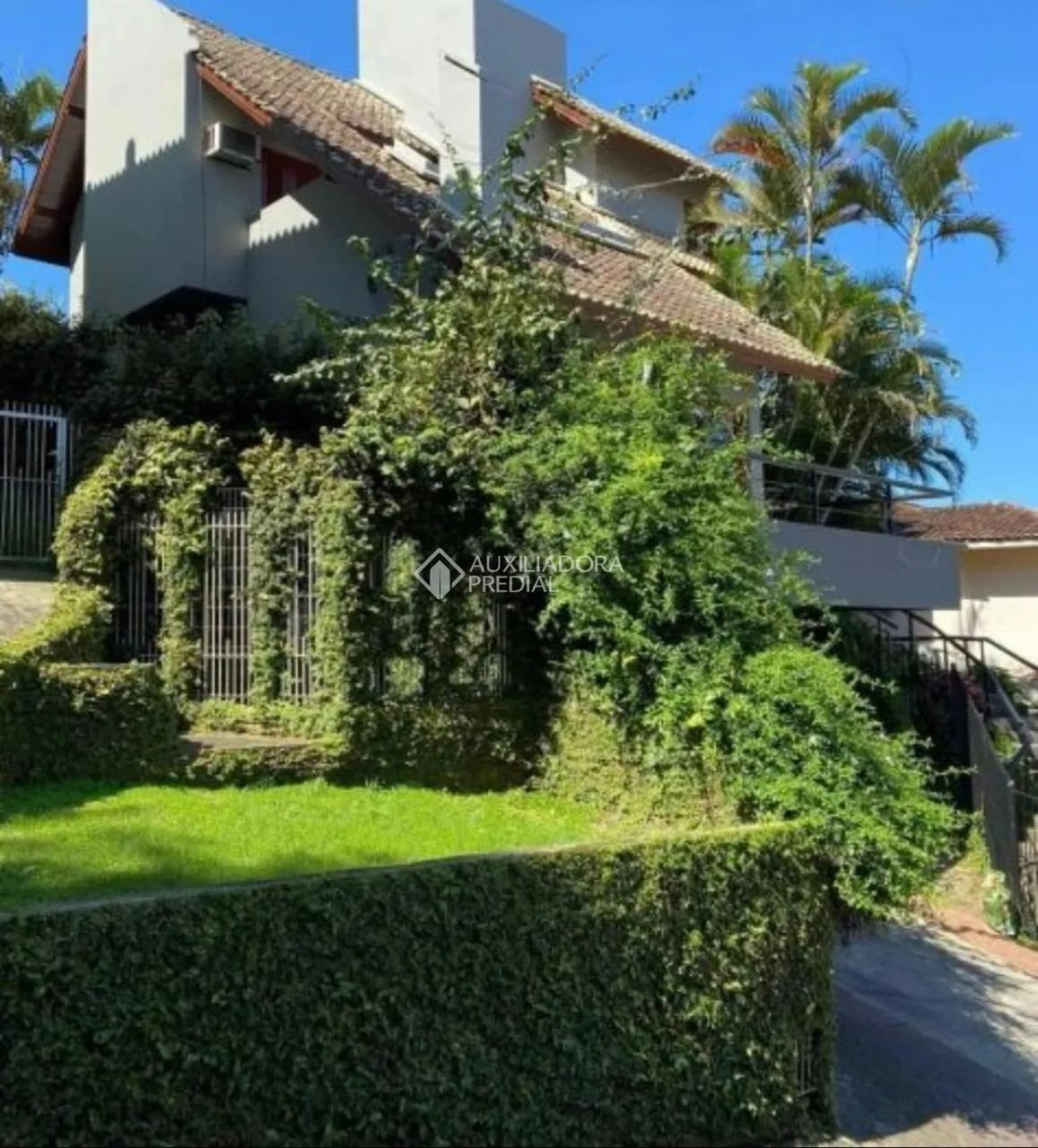 Casa em Coqueiros com 1 suíte master + 2 demi-suítes - Foto 3