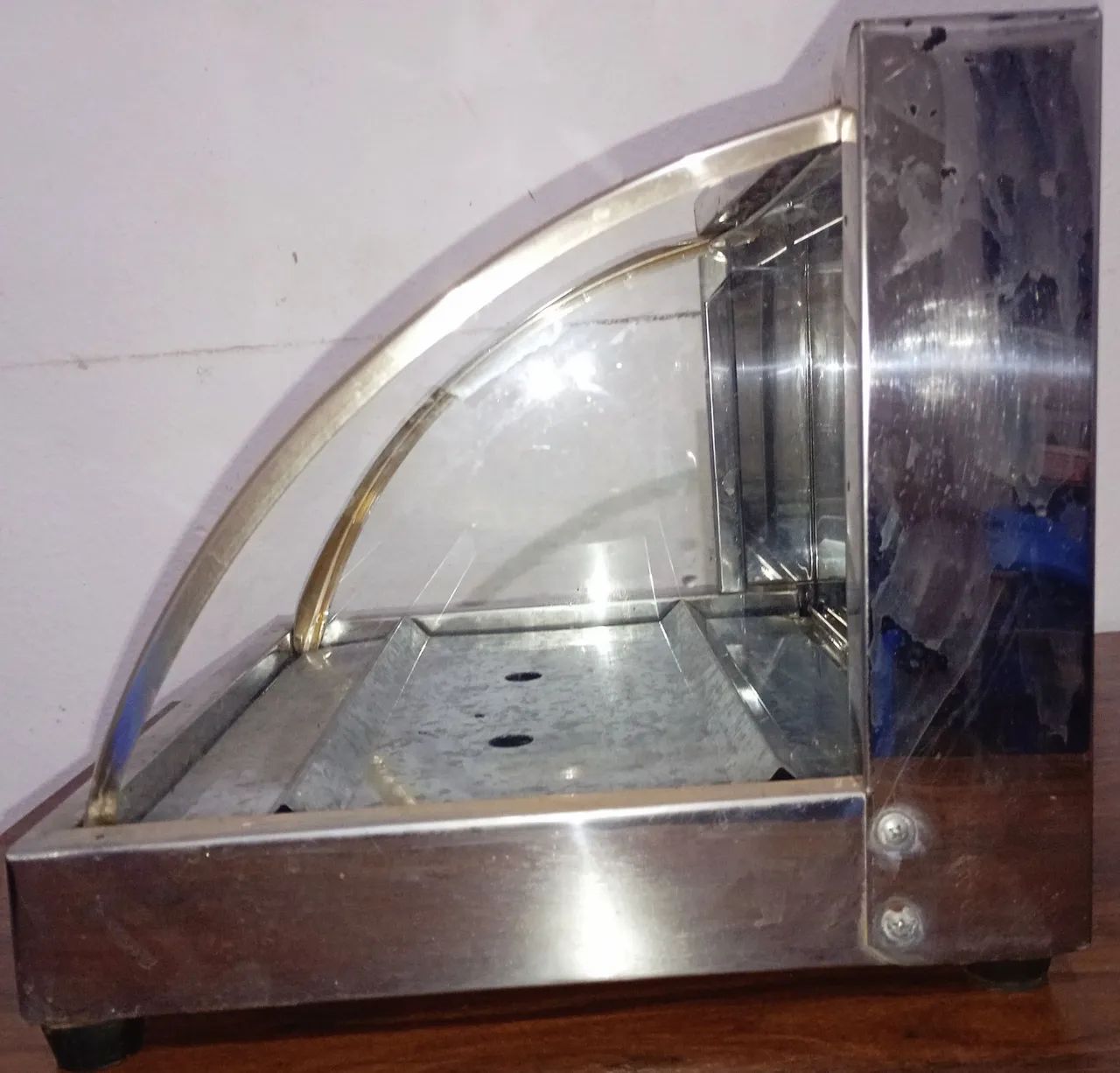 Estufa pequena, funcionando, vidro frontal quebrado. - Foto 3