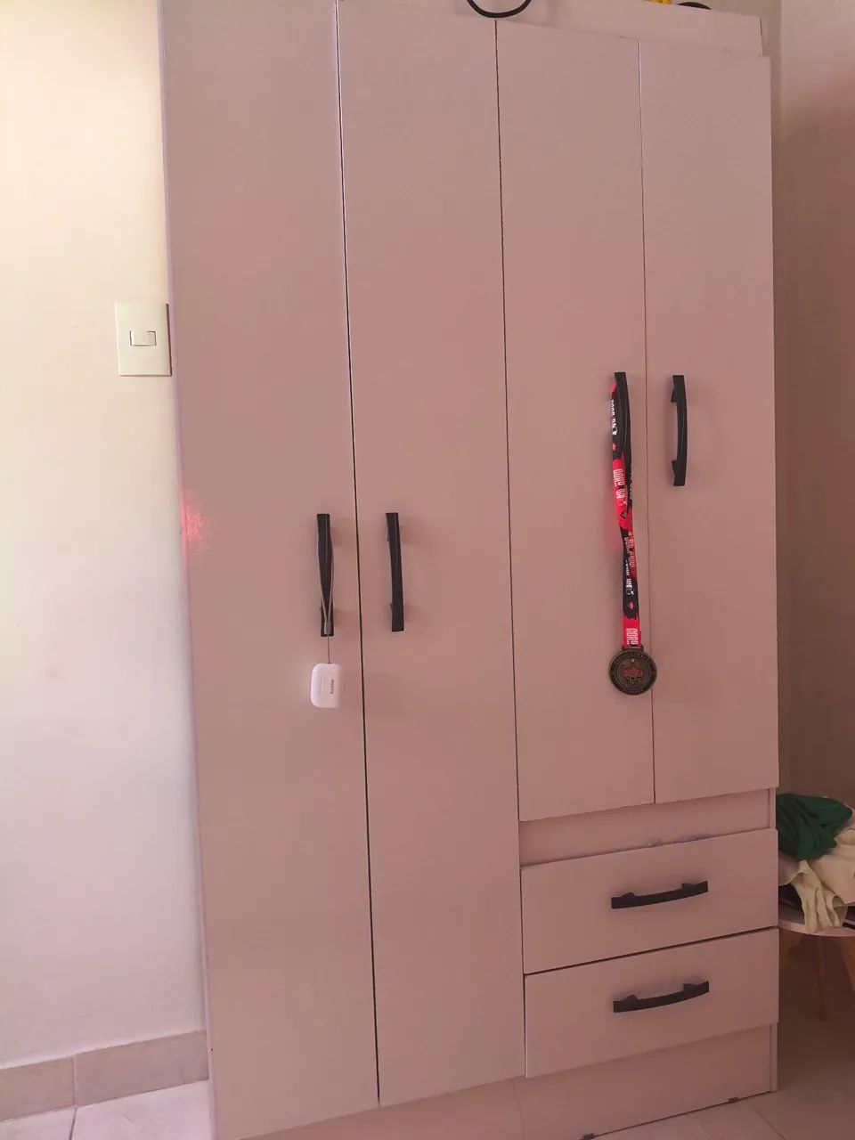 Guarda roupa 4 portas