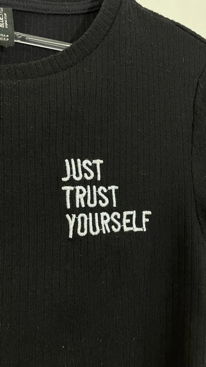 Blusa ?just trust yourself? - Foto 2