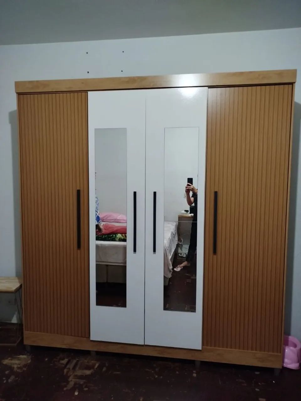 Guarda roupa grande em perfeito estado 