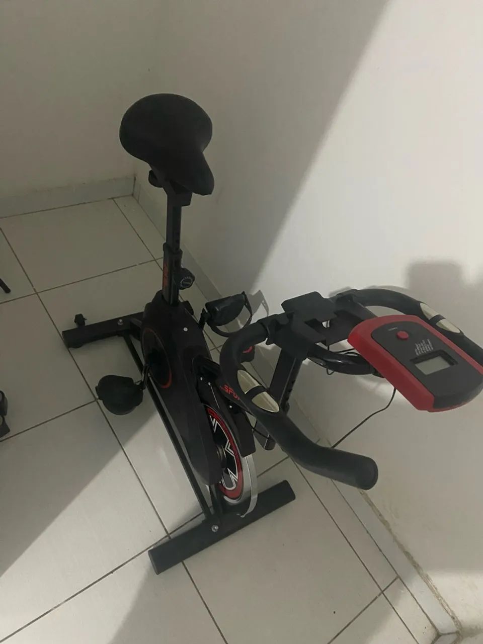 Vende-se bike ergométrica nova 