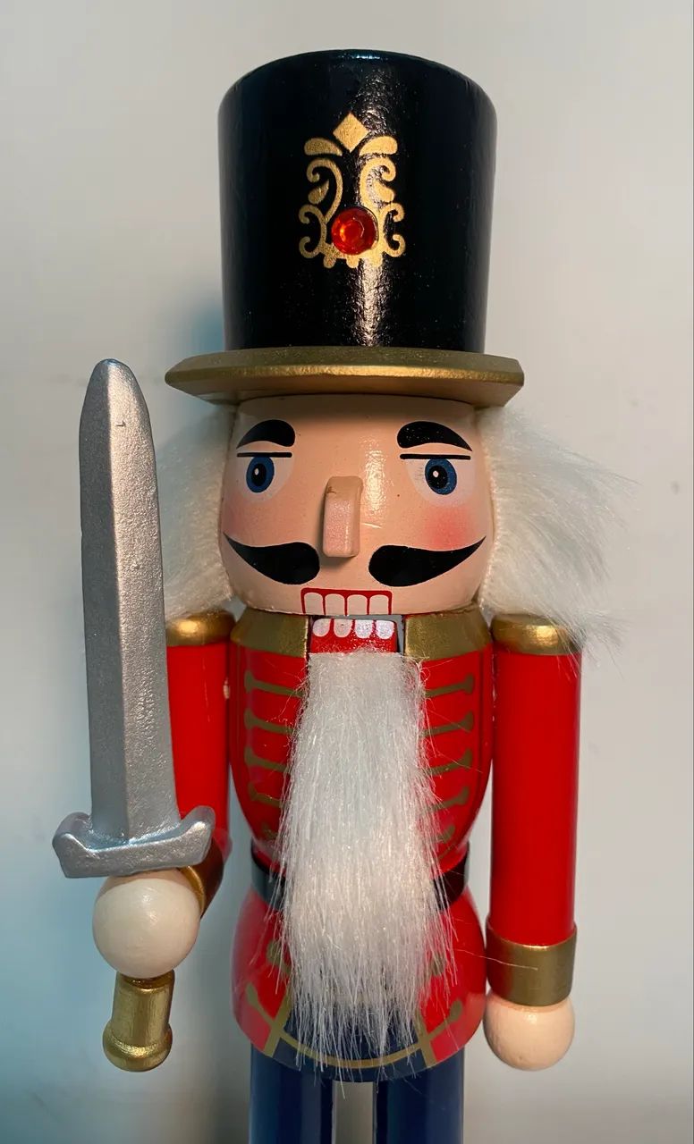 Quebra-Nozes Soldado de Madeira 26cm com Espada e Boca Articulada - Foto 3