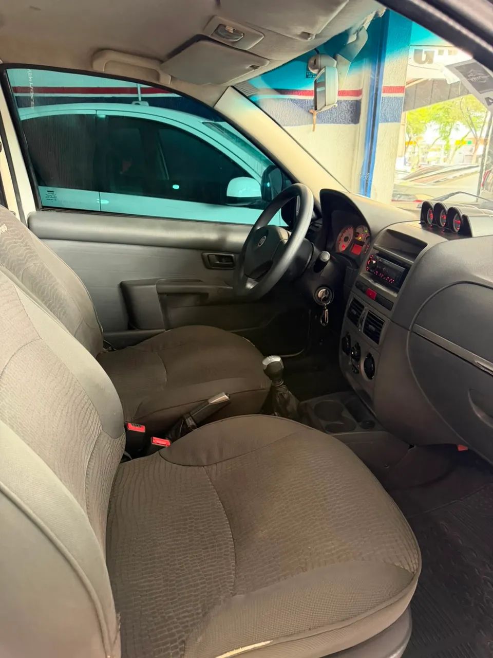 Fiat Strada Adventure1.8/ 1.8 Locker Flex CD 2011 - Foto 5