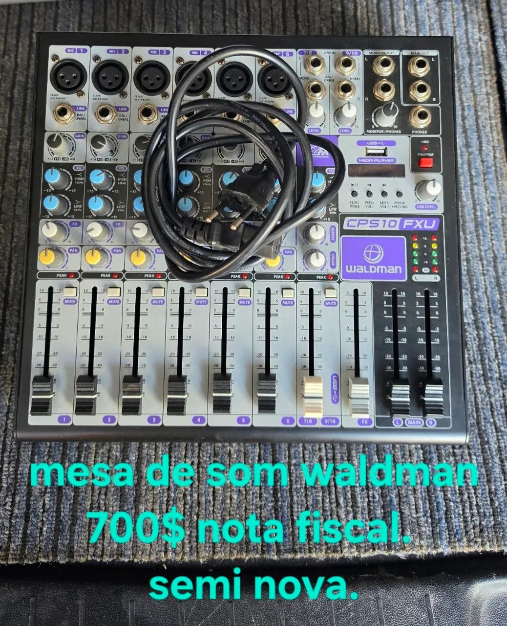 Mesa de som. 