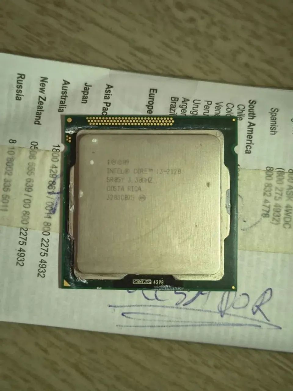 Vendo processador Intel core i3 de segunda geração.