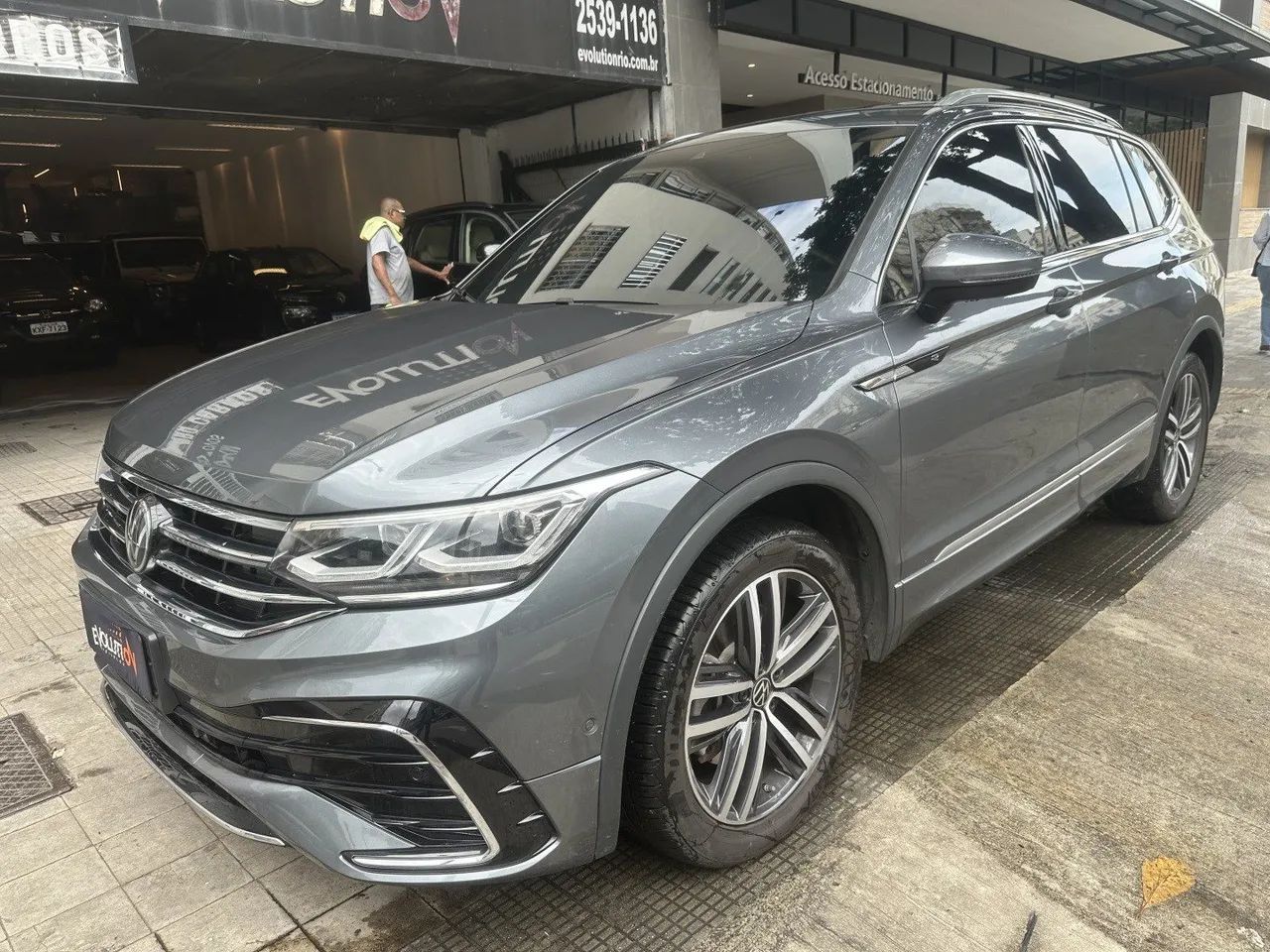 Volkswagen Tiguan ALLSPAC R-LINE 300 TSI 2.0 2025