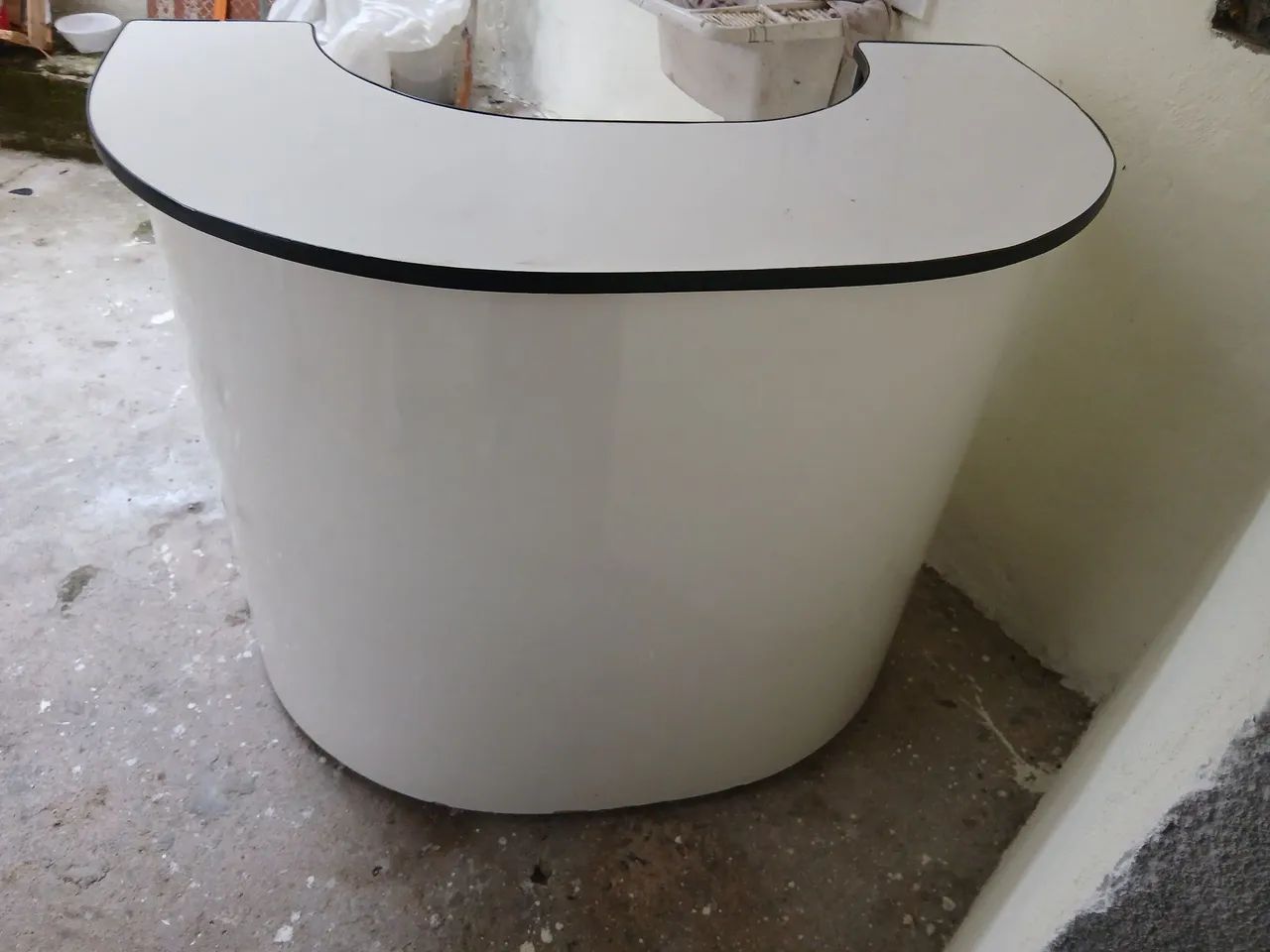 Balcão de loja ou salão grande 