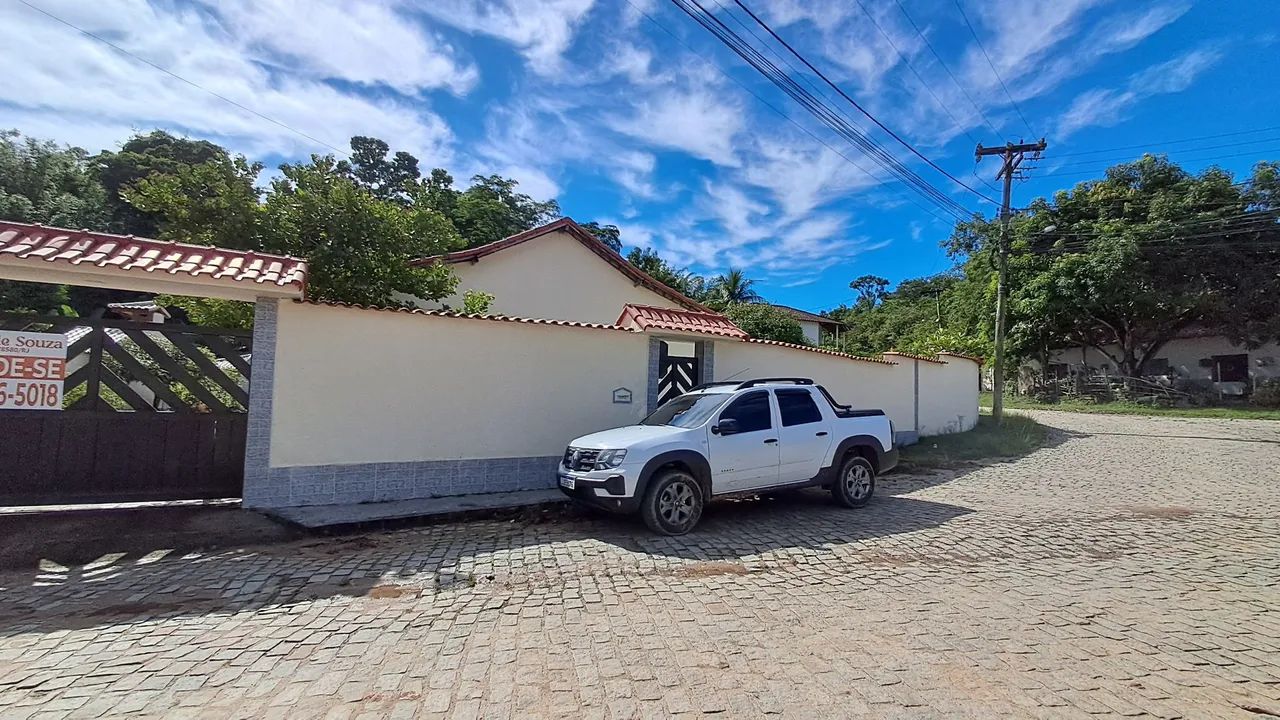 Vende-se casa com três lotes. - Foto 2