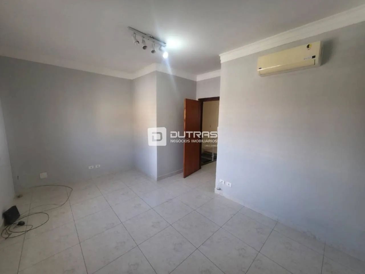 Sala comercial para alugar no bairro Paulicéia - Piracicaba/SP