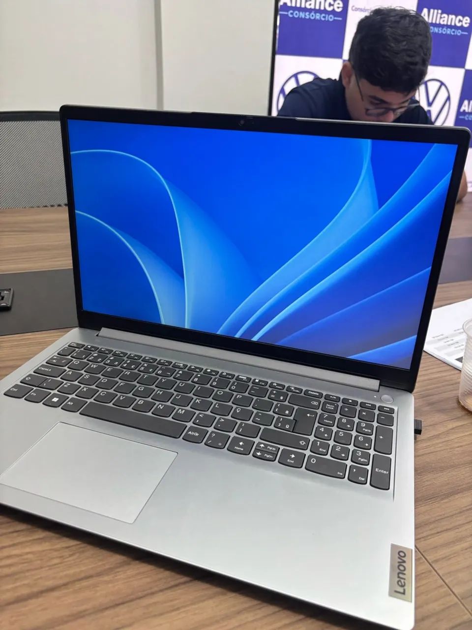 Vendo notebook Lenovo  - Foto 2