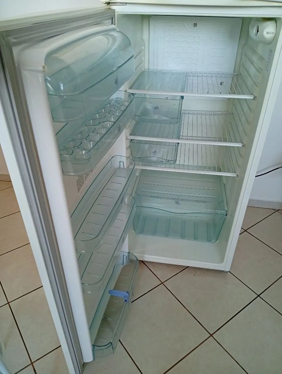 Geladeira Eletrolux  - Foto 2