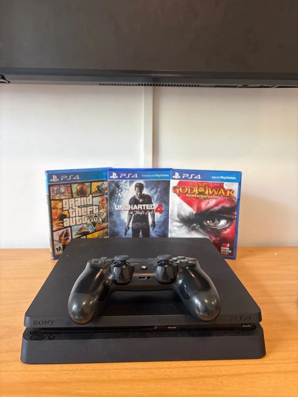 Ps4 slim 500gb - com 3 jogos 
