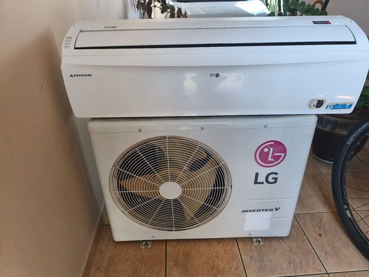 AR CONDICIONADO LG 24K INVERTERV - Foto 2