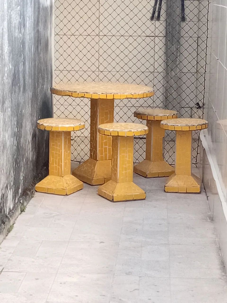 Conjunto mesa e banquetas concreto!