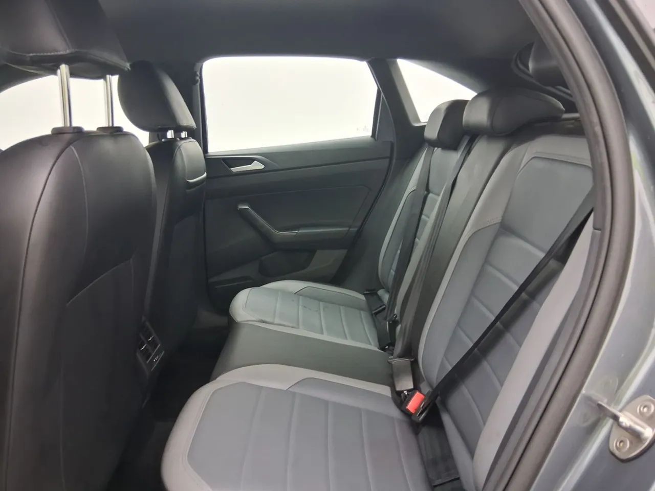 Volkswagen Nivus Highline 1.0 200 TSI Flex Aut., foto 17 de 18