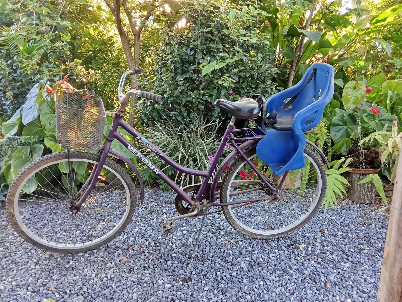Bicicleta usada com cadeirinha infantil  - Foto 2