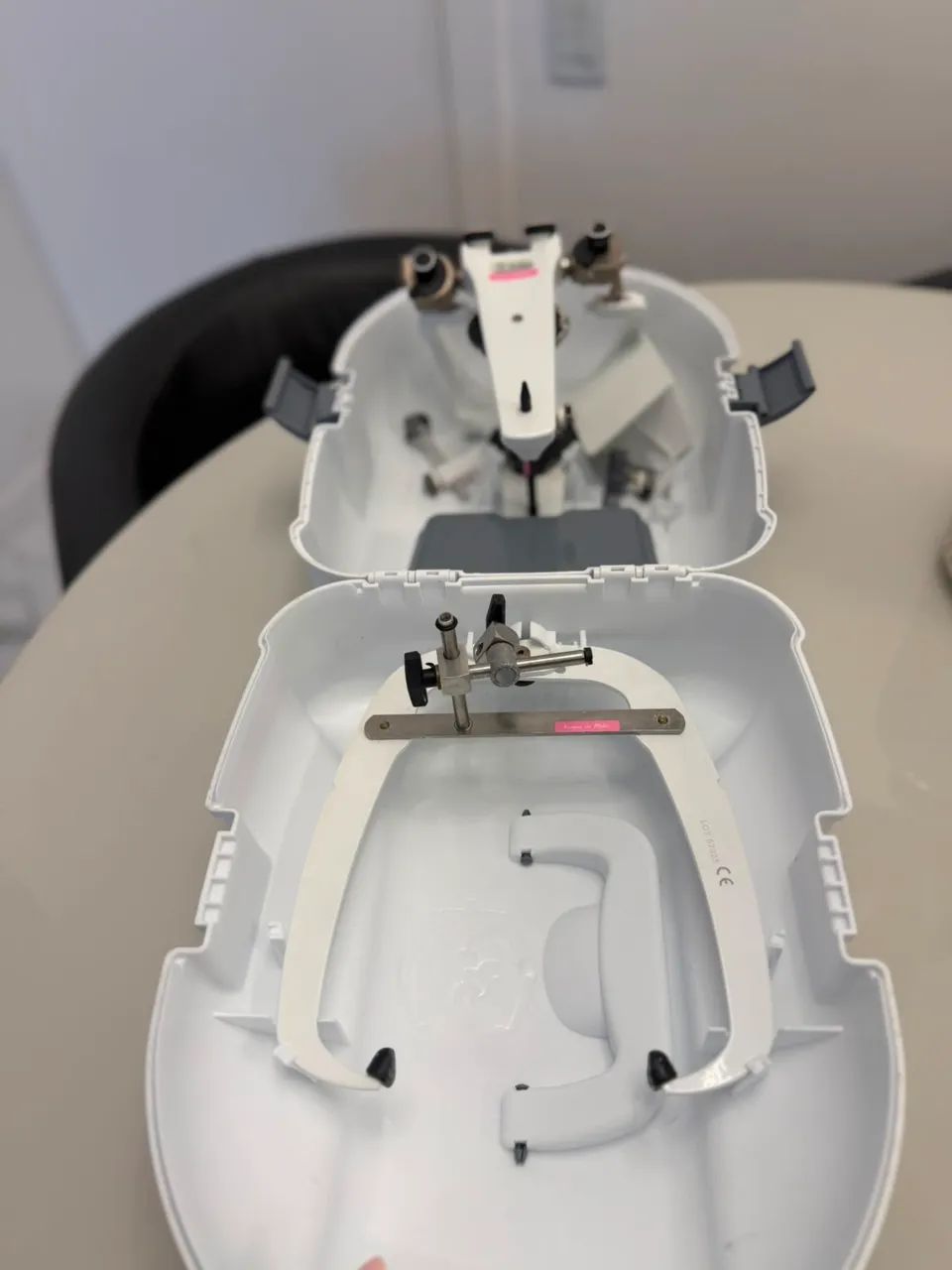 Articulador A7 Plus com Arco Facial Standard e Estojo da Bio-Art