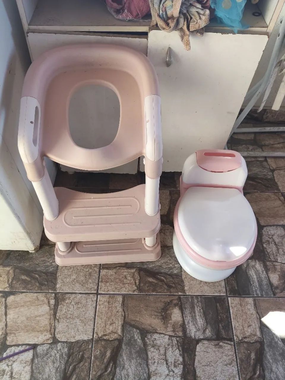 Troninho. E escadinha desfralde educativo infantil 