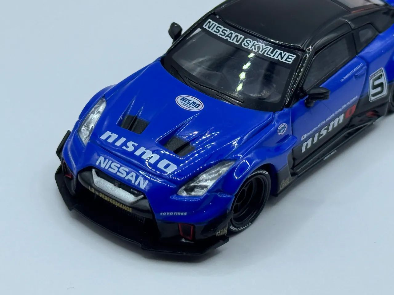 Mini GT 1124 - LB-Silhouette WORKS GT NISSAN 35GT-RR Ver.2 Blue