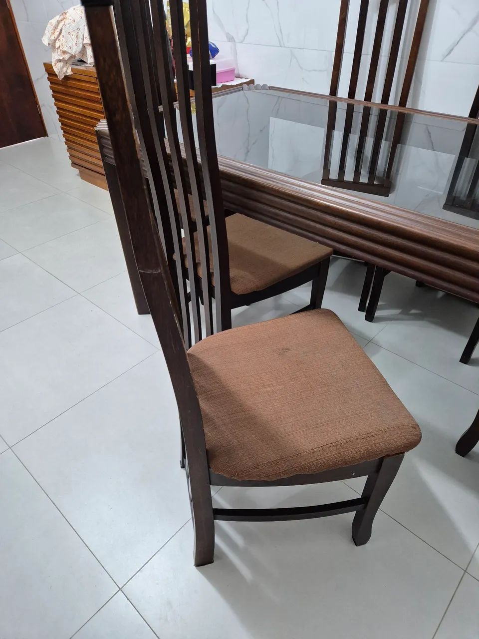 Vende-se mesa com 6 cadeiras - Foto 4