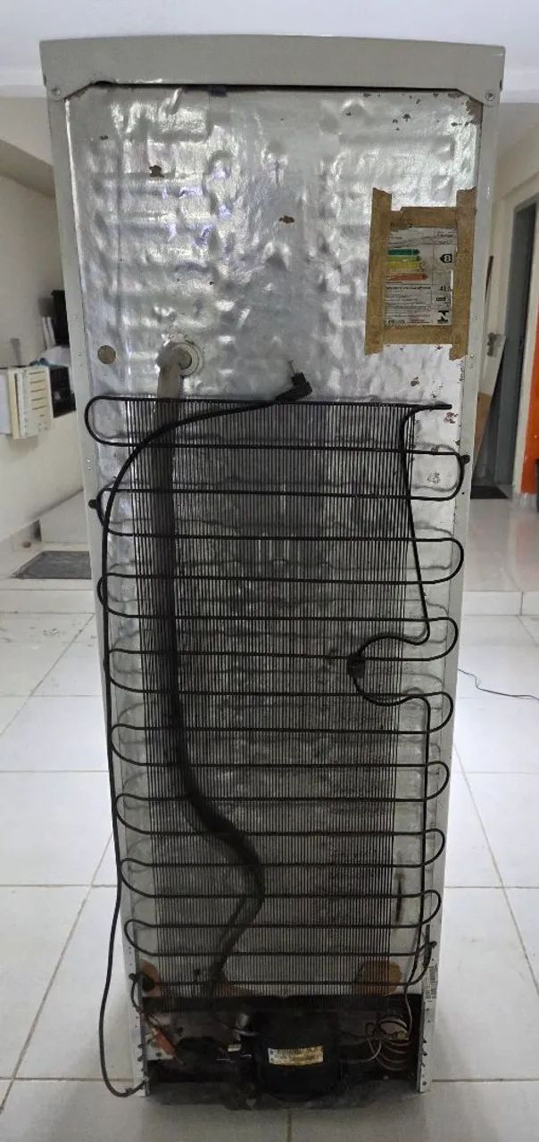 Freezer Vertical Electrolux 203L - Foto 5