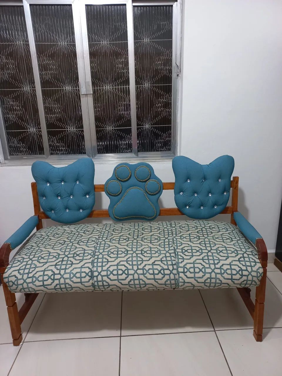 VENDE-SE SOFÁ PERSONALIZADO PARA GATEIRO(A)S