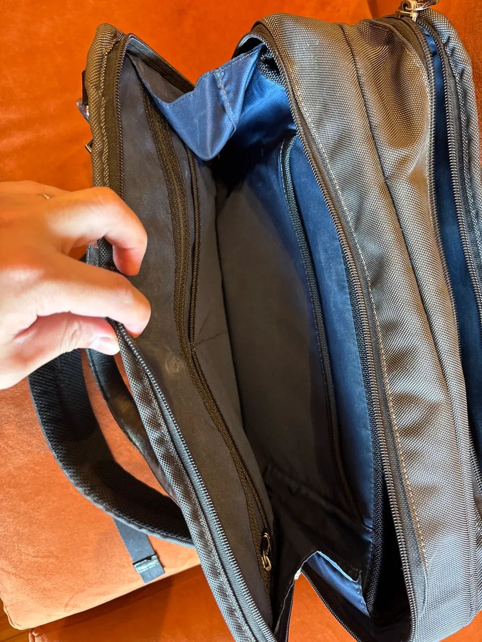 Mochila Executiva TUMI Original para Notebook - Cinza Grafite - Bom  Estado - Foto 3