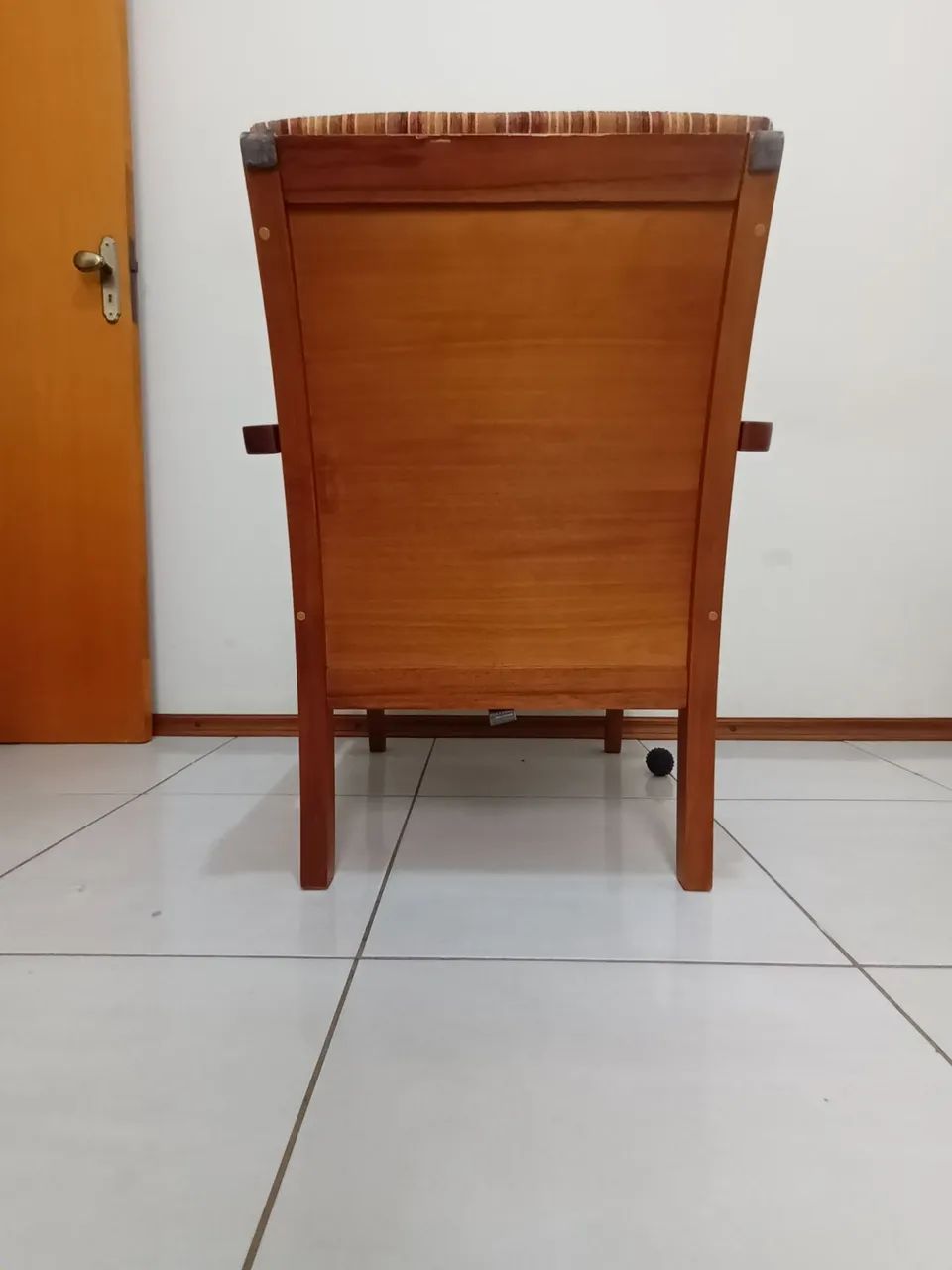 vendo Rack e cadeiras madeira  - Foto 3