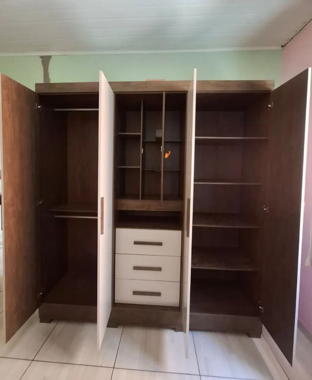 Guarda Roupa de Casal com Espelho - Foto 3