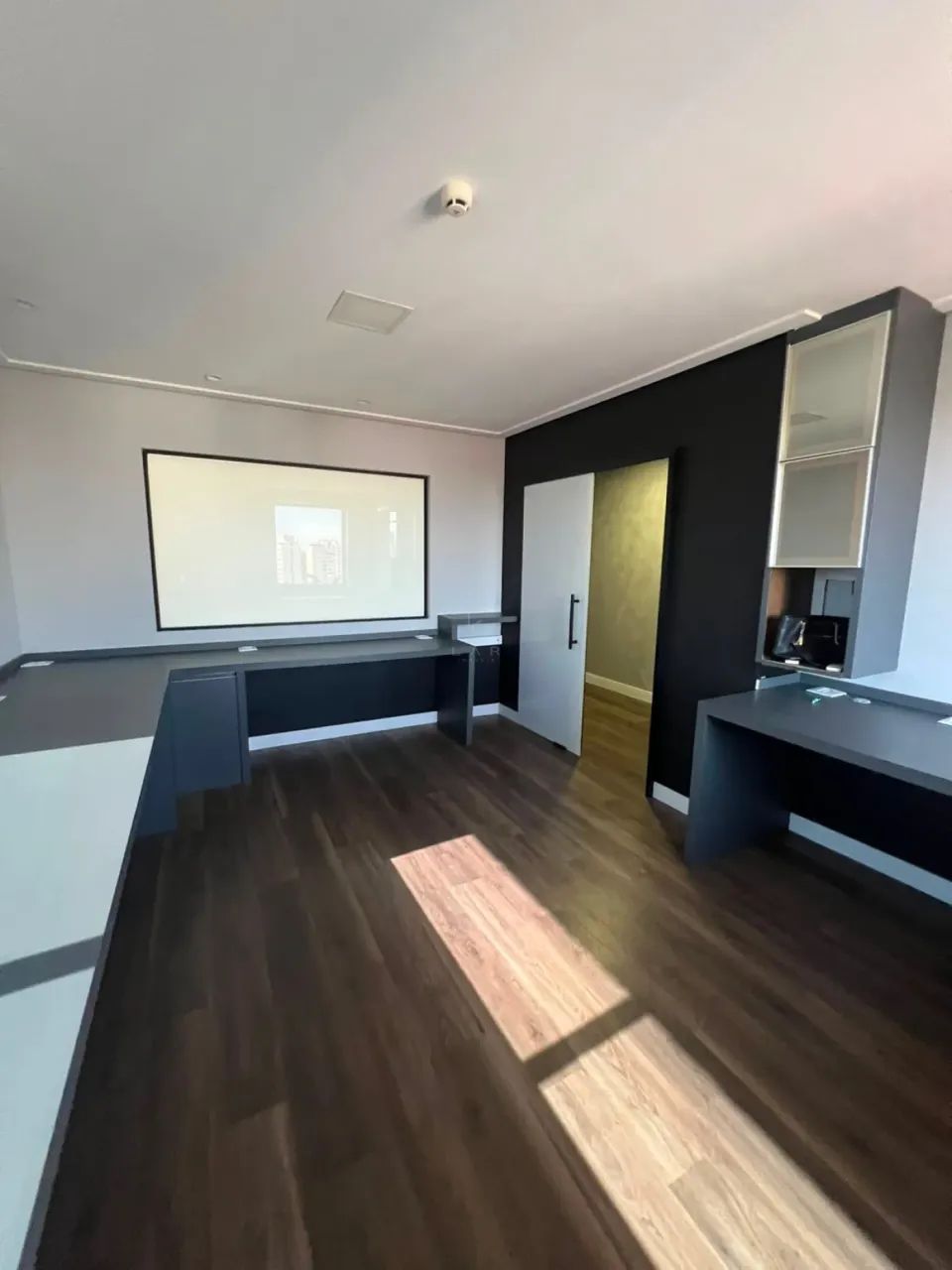 Aluguel de Sala Comercial - Side Vale