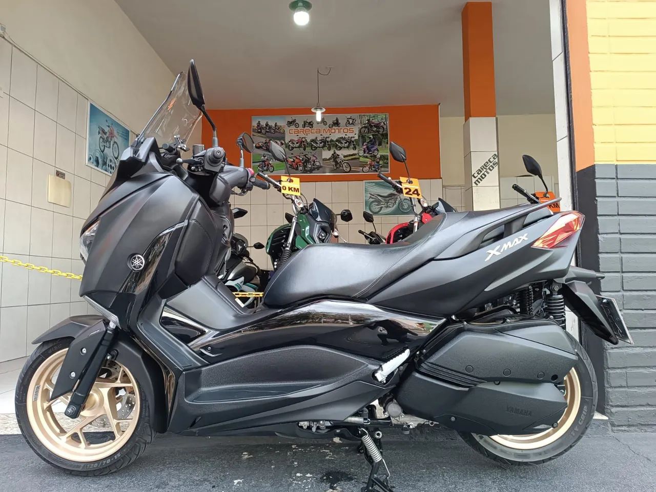 XMAX 250 2021 preta 