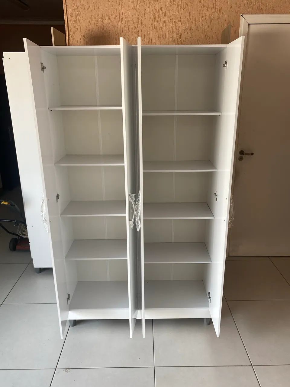 Armário multiuso com prateleiras - entrego  - Foto 2