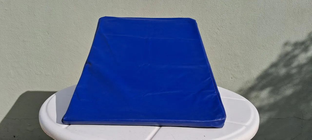 Encosto ortopédico triangular com capa removível - Foto 3
